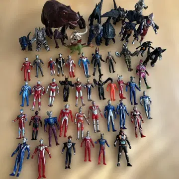 울트라맨 피규어 세트 괴수, 공룡 포함 53체