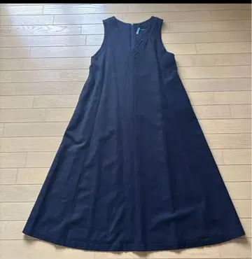 슬리브리스 V넥 A라인 오버롤 스커트