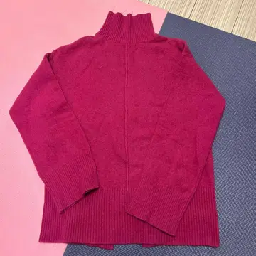 백 슬릿 울 캐시미어 니트