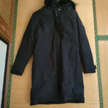 Cape Heights 블랙 다운 자켓 M