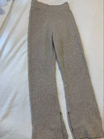 두지엠 클래스 새상품급 니트 팬츠 36