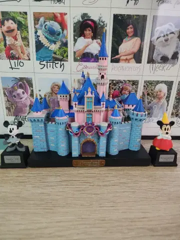 디즈니랜드 70주년 성 피규어