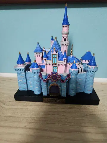 캘리포니아 디즈니랜드 70주년 성 피규어