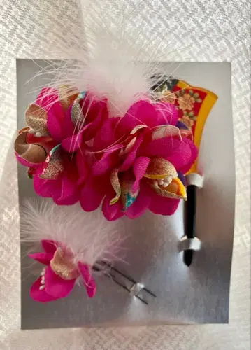 꽃 모티브 머리 장식 핑크