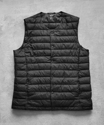 유니클로 울트라 라이트 다운 베스트 M 사이즈