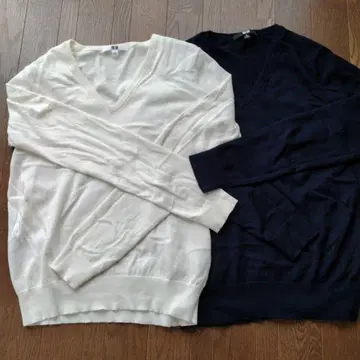 UNIQLO V넥 긴팔 니트 스웨터 2장 세트