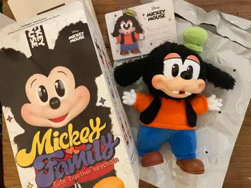 POPMART MICKEY FAMILY 팝마트 구피