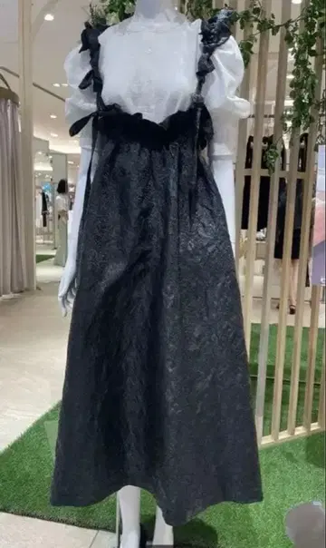 [ Bibiy. 비비 ] MIMI RIBBON SKIRT 블랙