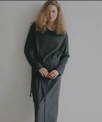 ETRE TOKYO 울 스웨이드 드레이프 넥 원피스 S 차콜