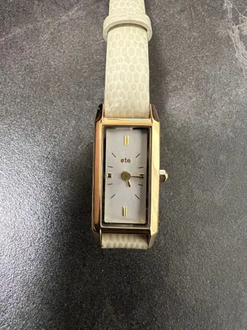 ete 화이트 가죽 직사각형 쿼츠 시계