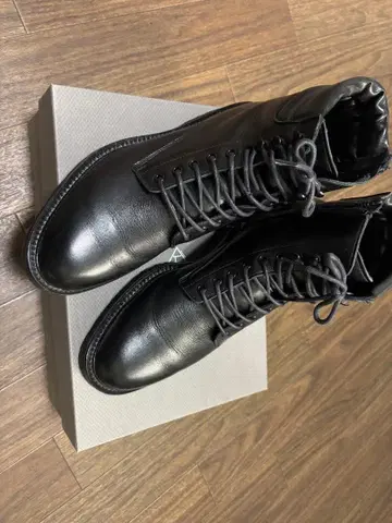 새상품급 WH 컴뱃 부츠 블랙