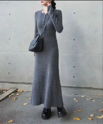 새상품 헨리넥 롱 리브 원피스 차콜 그레이