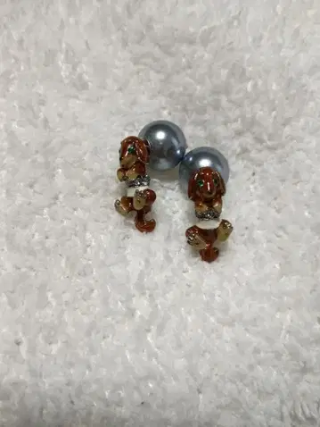 ANNA SUI 닥스훈트 귀걸이