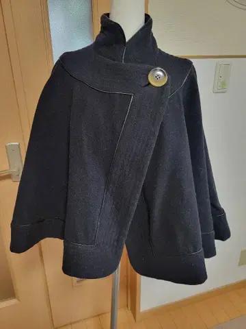 마우지 블랙 케이프 코트 새상품급
