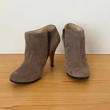 그레이 스웨이드 지퍼 부티 36