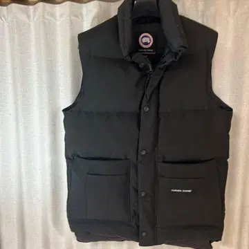 CANADA GOOSE 블랙 다운 베스트 XS/TP