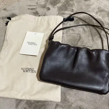 NOTHING WRITTEN mini 다크 브라운