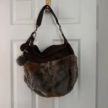 [레이지 수잔] 천연 가죽 토끼털 브라운 퍼 숄더백