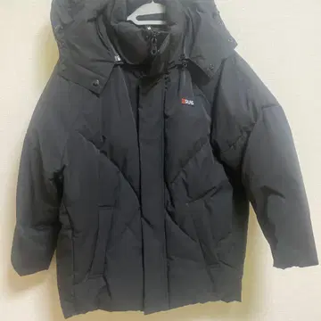 SILAS 블랙 후드 부착 다운 자켓