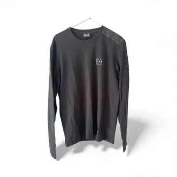 EA7 Emporio Armani 블랙 긴팔 티셔츠