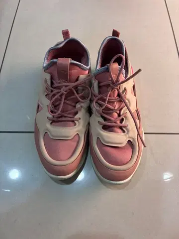 ecco 핑크 캐주얼 스니커즈 35