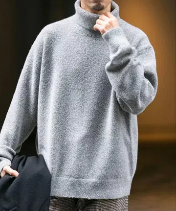 어반 리서치 ROSSO 부클 스트레치 터틀 니트 스웨터