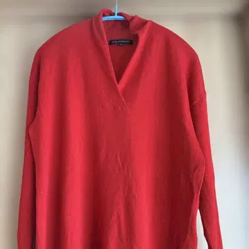 23구 화려한 레드 니트