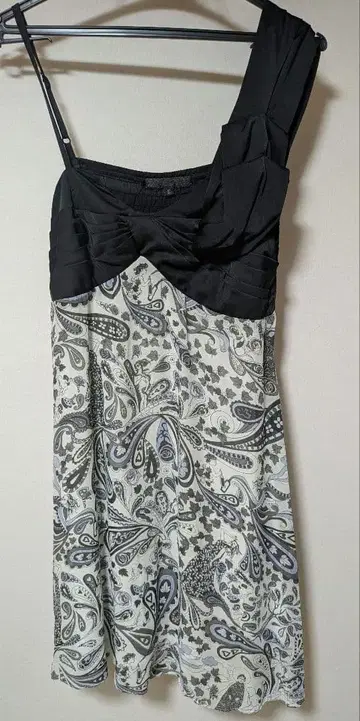 PIM 슬리브리스 무릎 기장 원피스 S 사이즈