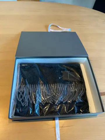 미개봉 새상품 arcadiarca 캐시미어 100% 머플러 차콜 그레이