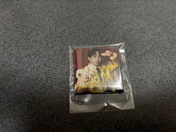 M!LK 가챠 캡슐 토이 스퀘어 캔뱃지 요시다 진토