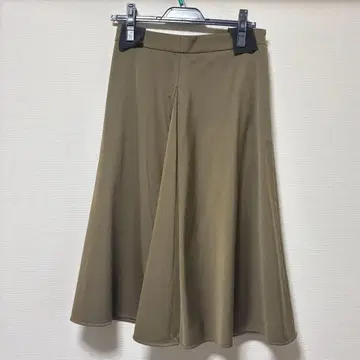23구 카키 무릎 아래 롱 스커트 38 사이즈