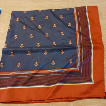 Warden-Brooks.Ltd. New York NYYC 스카프