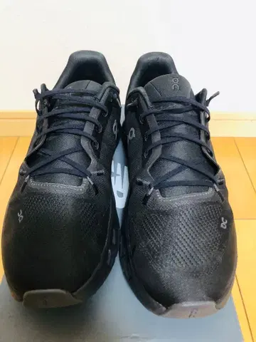 On Cloud 블랙 스니커즈