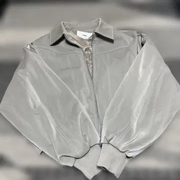 그레이 크롭 자켓 합성 피혁 (한국에서 구매)