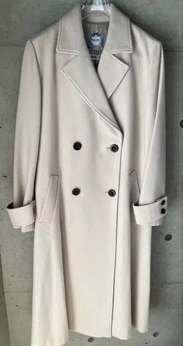 리랜드트루 택 포함 새상품 백 플리츠&2way 벨트 포함 화이트 롱 코트