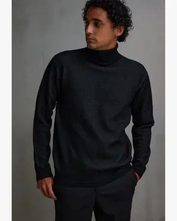 아줄바이마우지 블랙 허니콤 베이직 터틀넥 니트