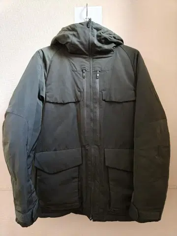 유니클로 x 화이트 마운티니어링 하이브리드 다운 파카