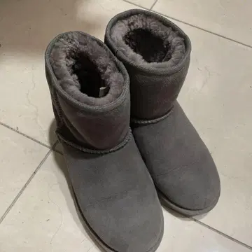 EMU Australia 그레이 어그 부츠