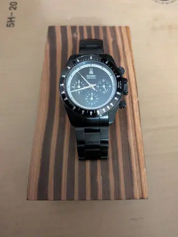 CUNE 토끼 그래프 팔 시계