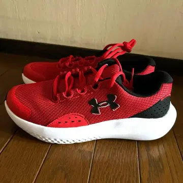 Under Armour 스니커즈 레드 24cm 사용감 적음