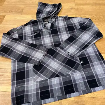 후드 부착 그레이 계열 체크 풀오버