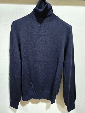 BEAMS F 터틀넥 니트 네이비