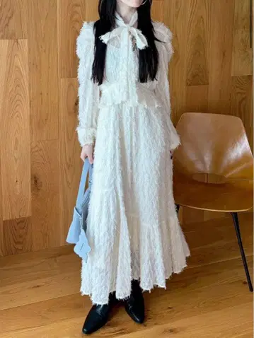 LILY BROWN 보타이 포함 프린지 자카드 페플럼 원피스