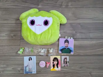 TWICE 봉제 인형, 가챠, 엽서