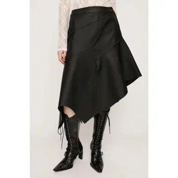 [ 새상품급 ] 슬라이 랜덤 헴 가죽 미디엄 스커트