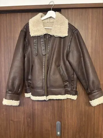 브라운 무스탕 코트 M