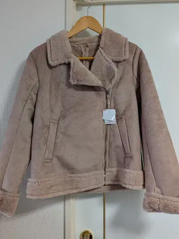 핑크 베이지 인조 모피 무스탕 코트