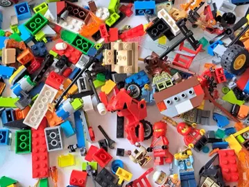 레고 블록 1000g 이상과 미니 피규어 세트