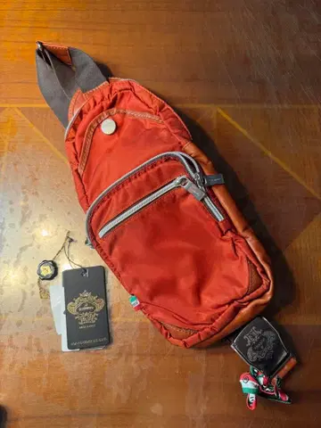 오렌지 나일론 바디백