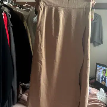 akane 베이지 4L 플레어 스커트